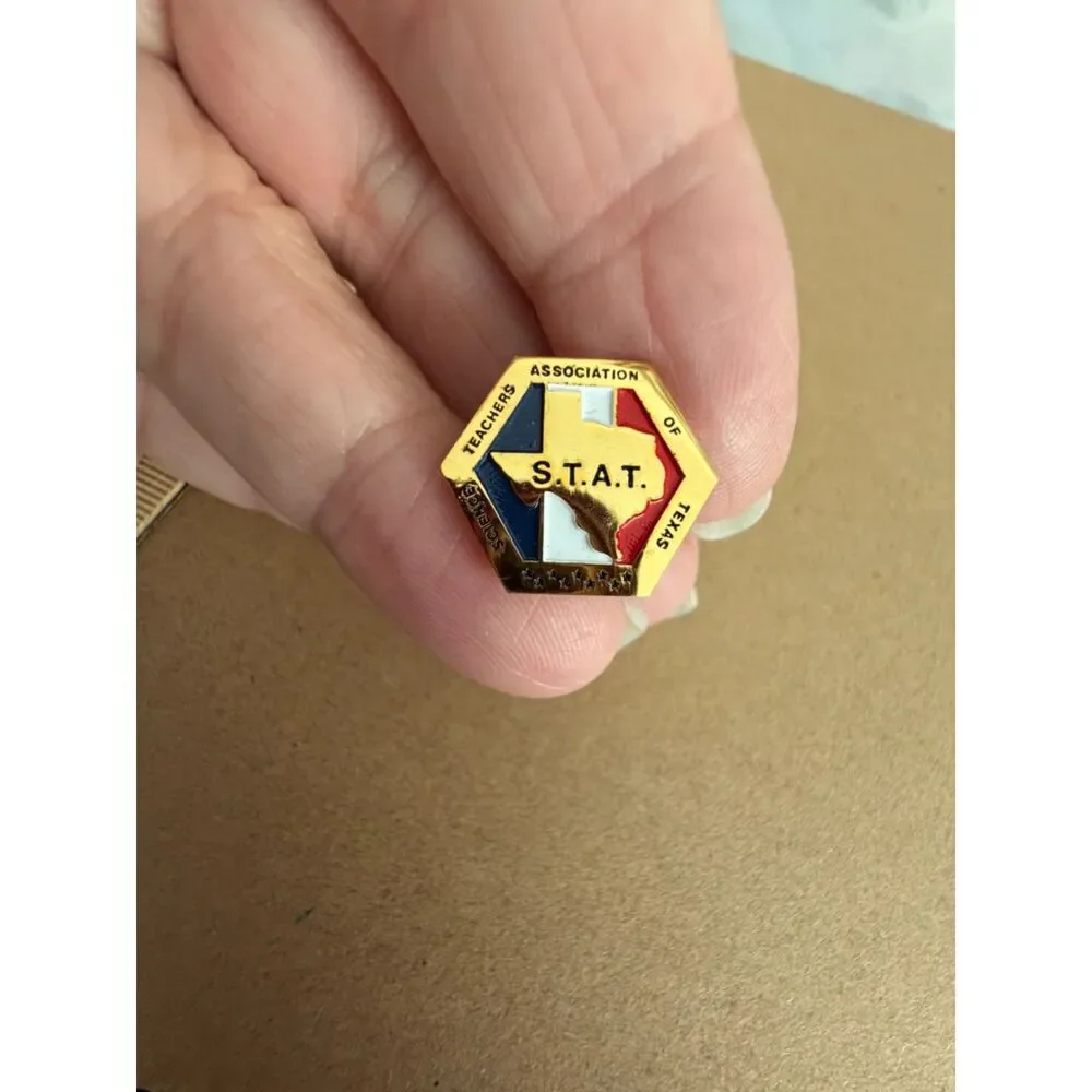 Vtg. S.T.A.T. science teachers association of texas lapel pin